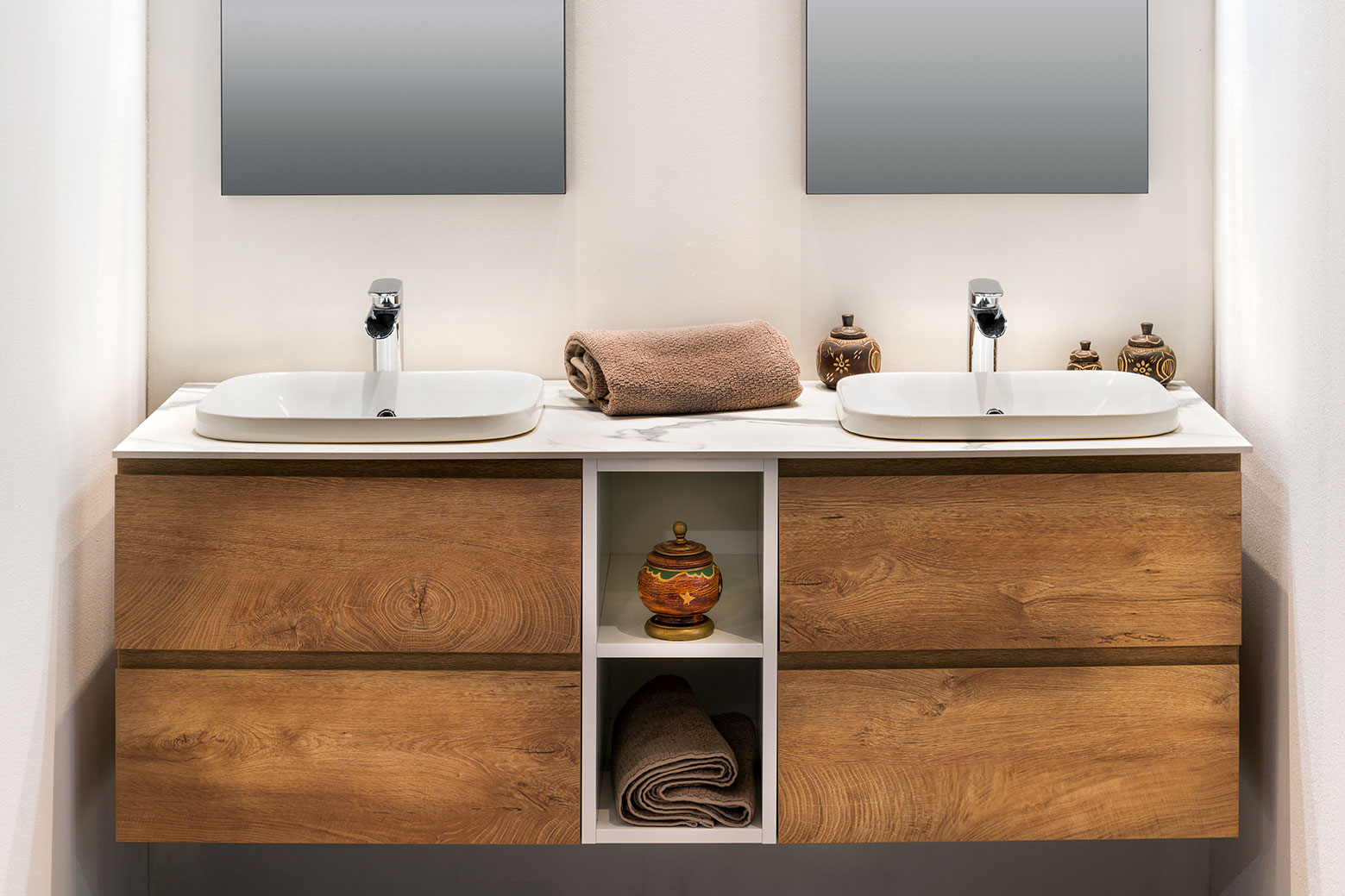 Vanity & Cabinets